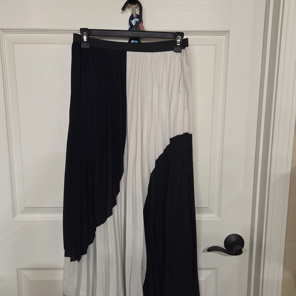 WD.NY Black and White Asymmetrical Skirt